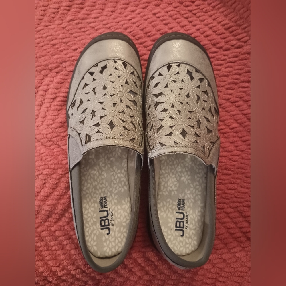 NWOB JBU by Jambu Women's Sz 11 Perforated Wildflower Mule Slip-ons Memory Foam